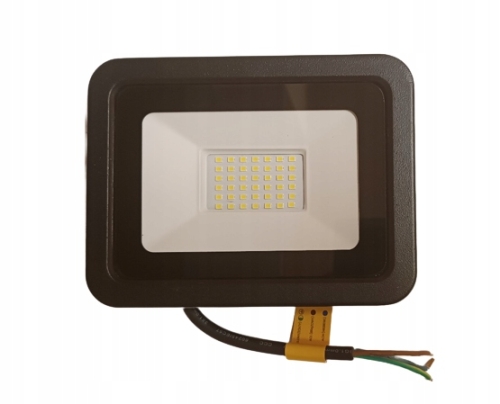 Naswietlacz-halogen-LED-30W-2900lm-6500K-zimny-bialy-obudowa-czarna