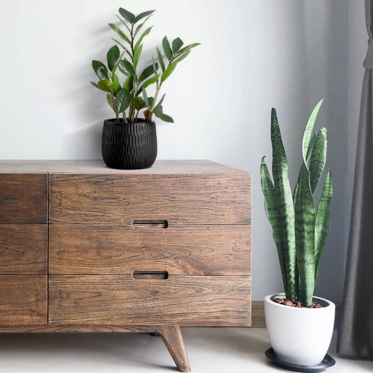 Donica dekoracyjna czarna 12x12x10 cm z glinki ceramicznej